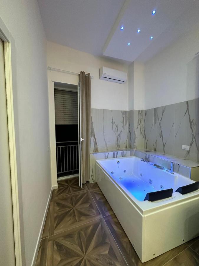 نابولي San Ferdinando Suite Room المظهر الخارجي الصورة