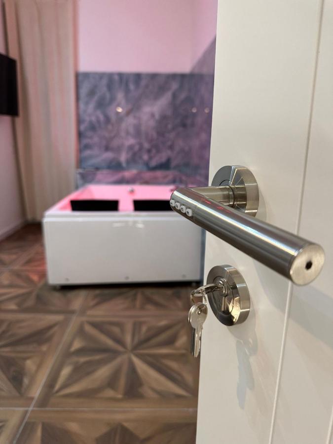 نابولي San Ferdinando Suite Room المظهر الخارجي الصورة